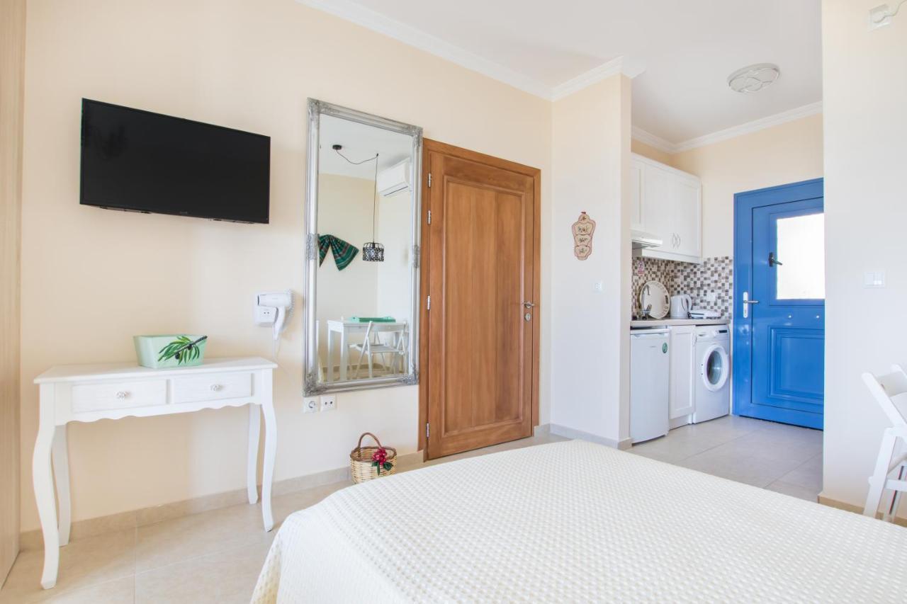 Beachfront Apartments Kárpathosz Kültér fotó